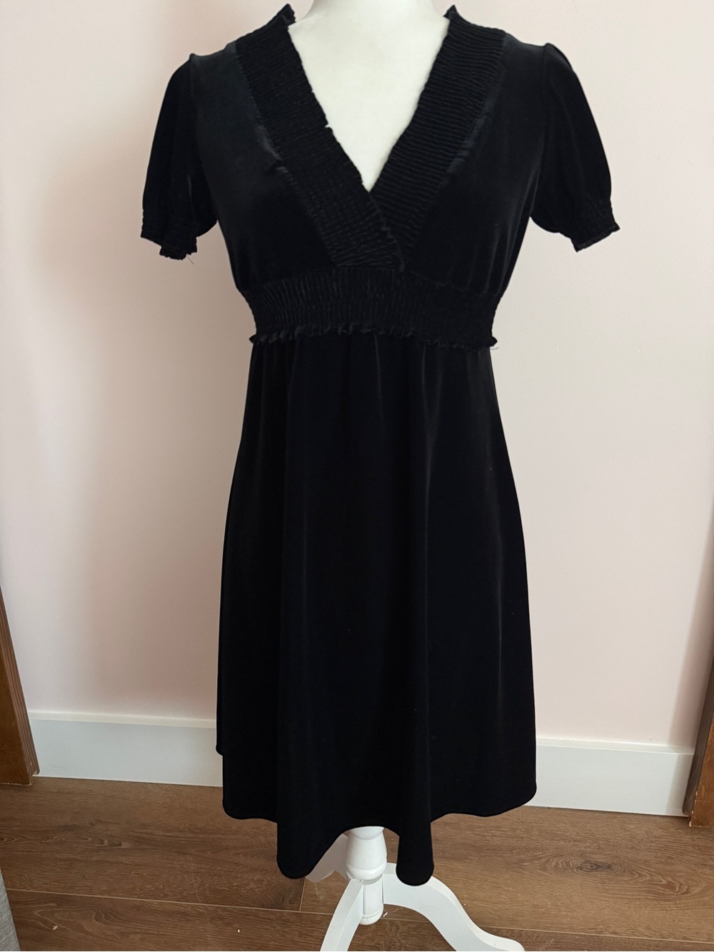 Suzi Chin Maggy Boutique black velvet stretchy dress sz 4 midi
